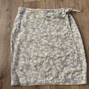 Columbia GRT Silk Skirt!! Size Medium! Wrap Style